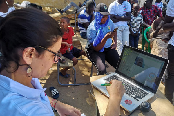 Actuación odontológica de Acción Planetaria en Senegal